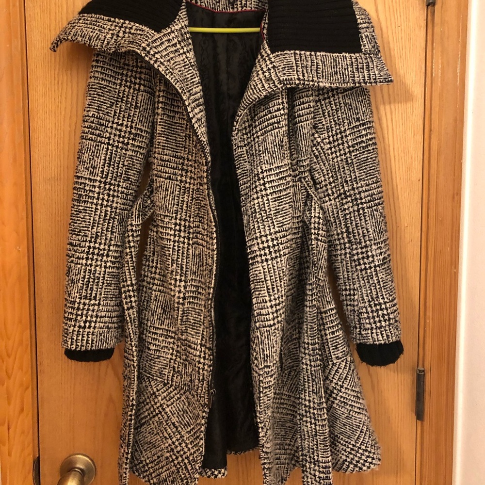 Express Shall Collar Winter Coat. Euc! - image 3